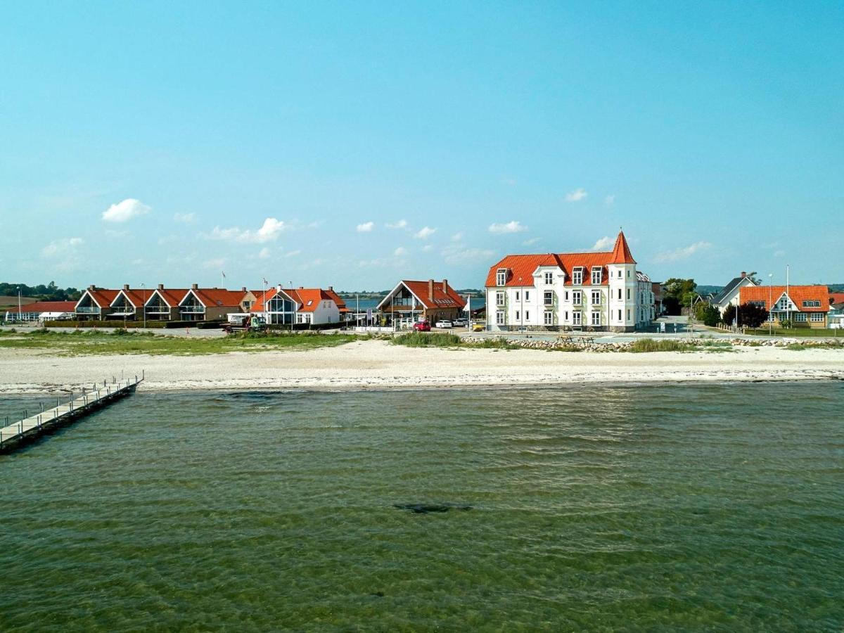 6 Person Holiday Home On A Holiday Park In Hejls Exterior foto