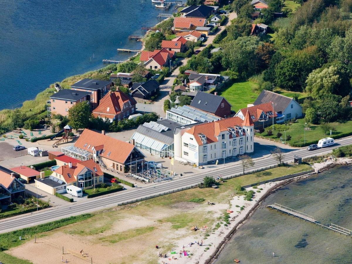 6 Person Holiday Home On A Holiday Park In Hejls Exterior foto