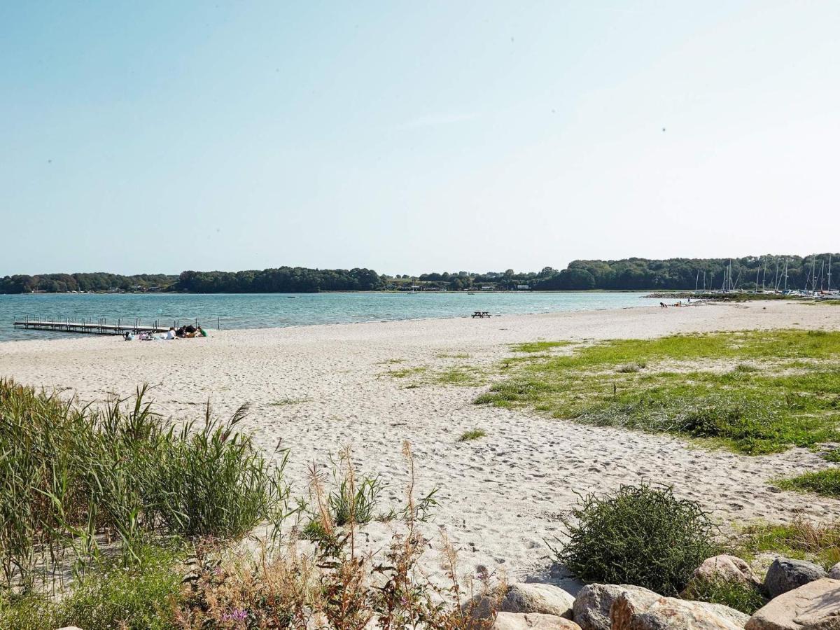 6 Person Holiday Home On A Holiday Park In Hejls Exterior foto